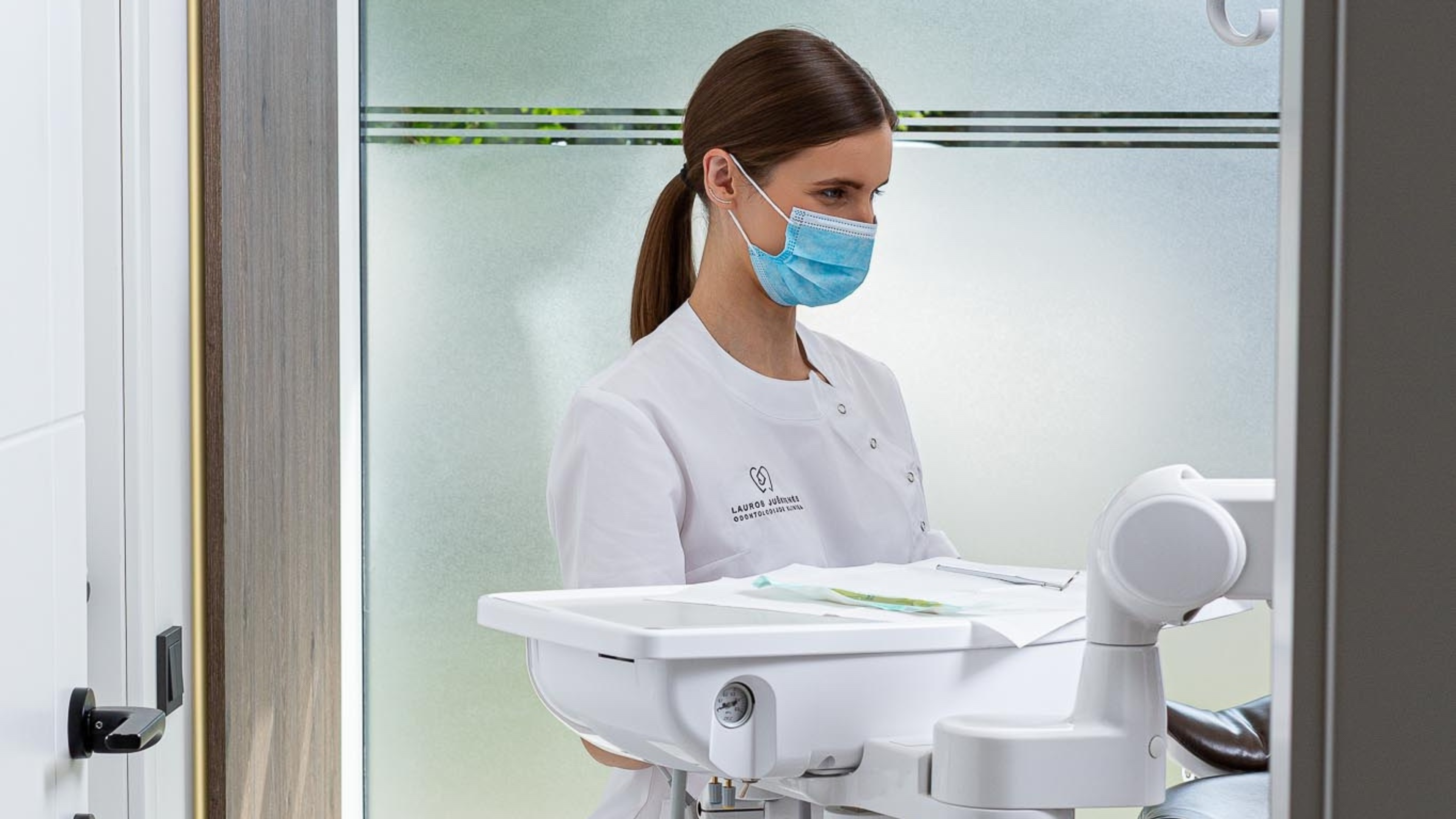 Dantų plombavimas ir gydymas