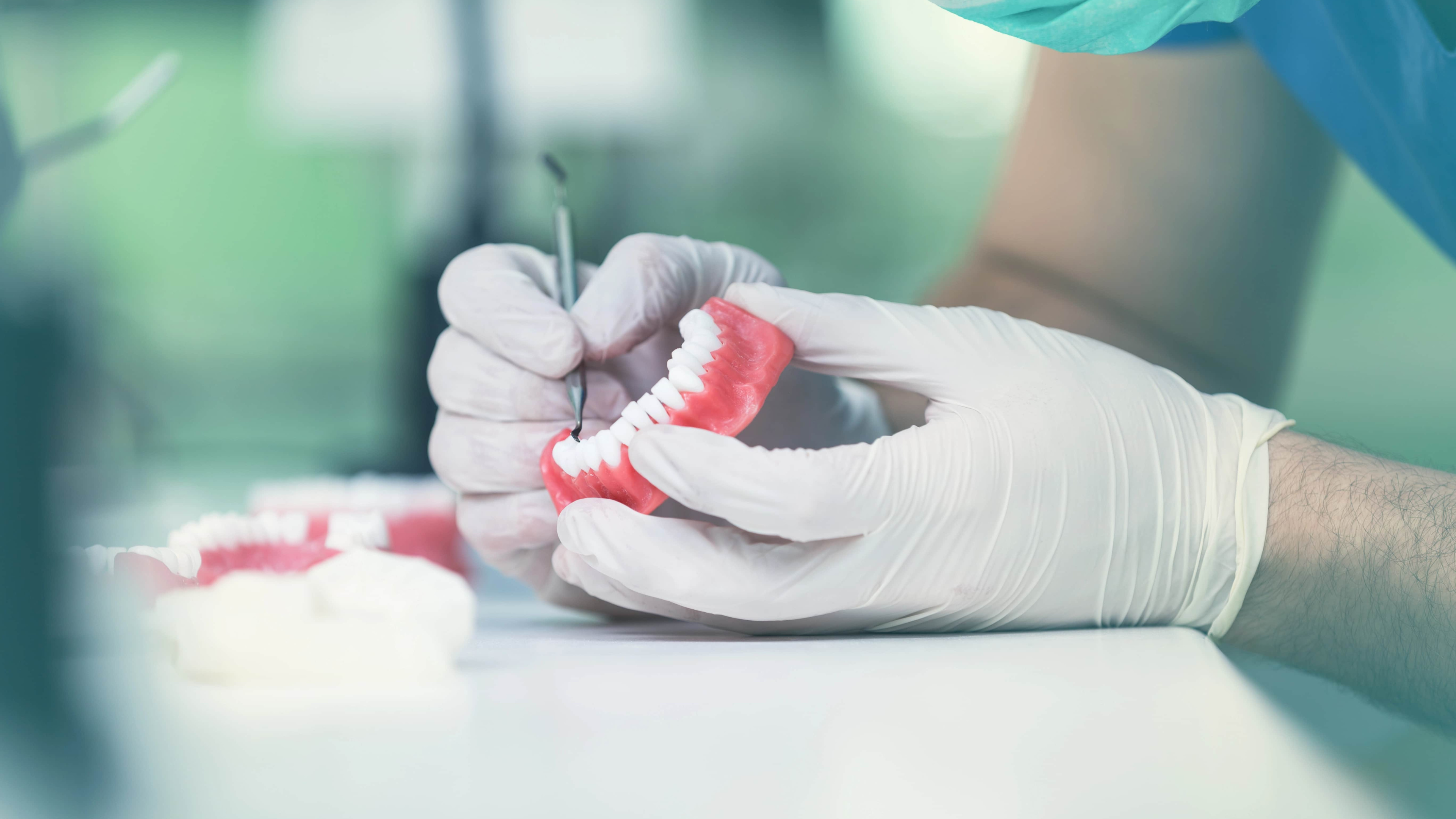 Dantų protezavimas