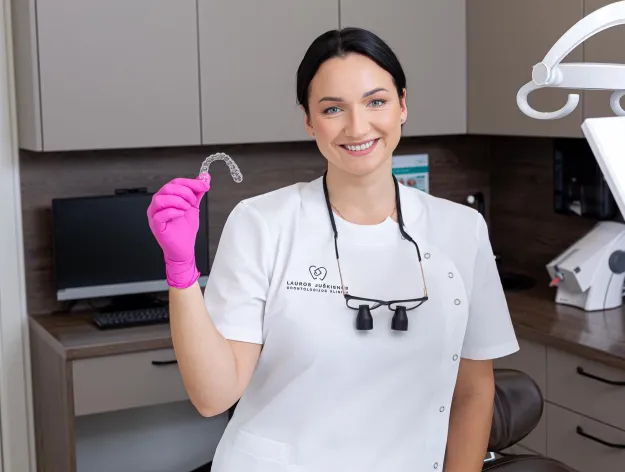 Dantų tiesinimas kapomis